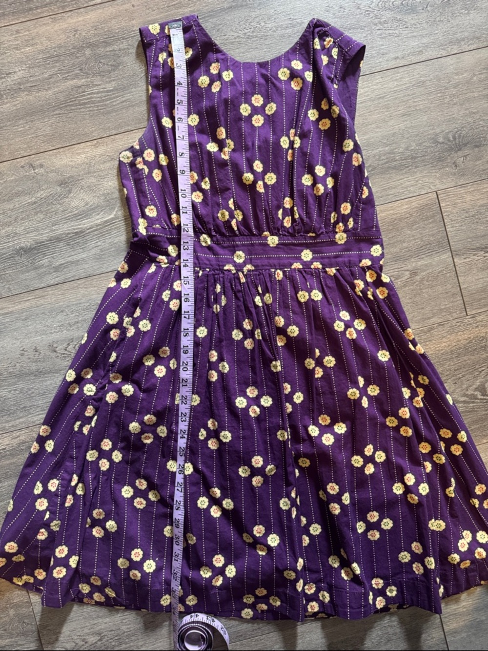 Sleeveless Purple Floral Midi Dress with Yellow Daisy Pattern - Picture 8 of 13